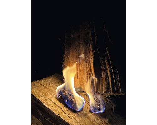 Brennholz mit Flammen