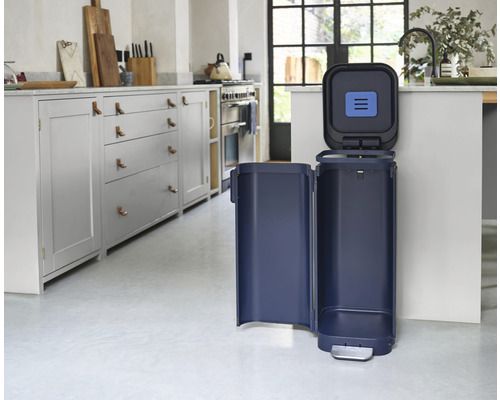 Offener, rechteckiger Treteimer aus Kunststoff für die Küche