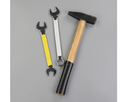 Hammer und Schraubenschlüssel Werkzeugset