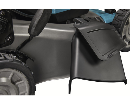 Detailansicht eines Rasenmähers mit Seitenauswurf