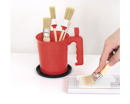 Farbpinsel und Farbpinselhalter werden zum Streichen von Holz verwendet