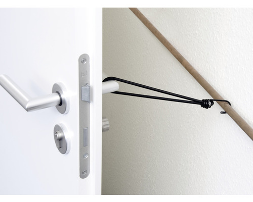 Innenraum mit Türbeschlag und flexibler Türfeststellung