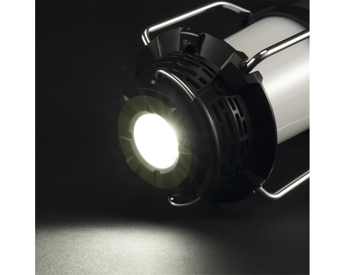 Akkuleuchte mit Lichtstrahl