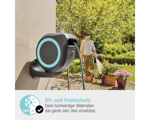 Gardena Wand-Schlauchbox mit Gartenschlauch im Garten