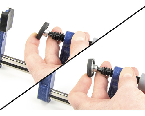 Schraubzwinge im Einsatz mit Hand