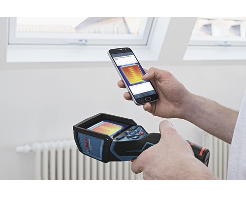 Bosch Professional Thermodetektor verbunden mit einem Smartphone für Temperaturmessungen