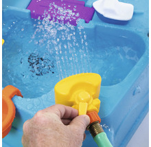 Blauer Spieltisch mit Wasserstrahl und Zubehör
