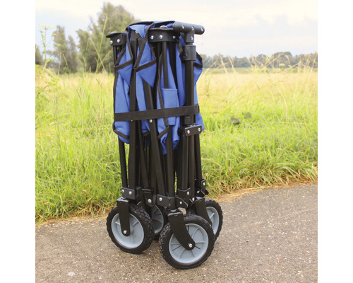 Zusammengeklappter Bollerwagen mit Rädern