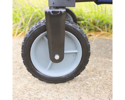 Rad eines Bollerwagens mit Reifen und Felge