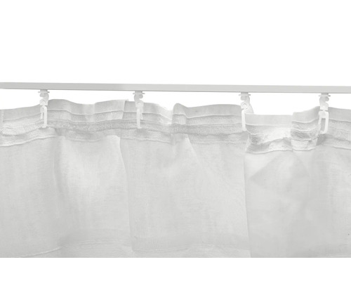 Gardinenstange mit weißem, durchsichtigen Vorhang