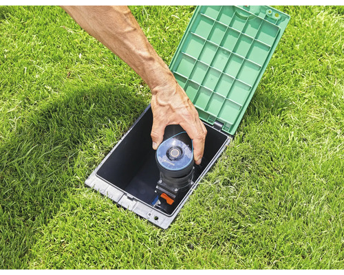 Einbau eines Regnersystems im Garten