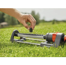 Premium Viereckregner GARDENA 250 Rasensprenger zur Bewässerung von rechteckigen und quadratischen Flächen von 105 - 250 m², Reichweite 7 -17 m, mit modernem und robustem Design (8151-20)-thumb-1 Premium Viereckregner GARDENA 250 Rasensprenger zur Bewässerung von rechteckigen und quadratischen Flächen von 105 - 250 m², Reichweite 7 -17 m, mit modernem und robustem Design (8151-20)-thumb-1