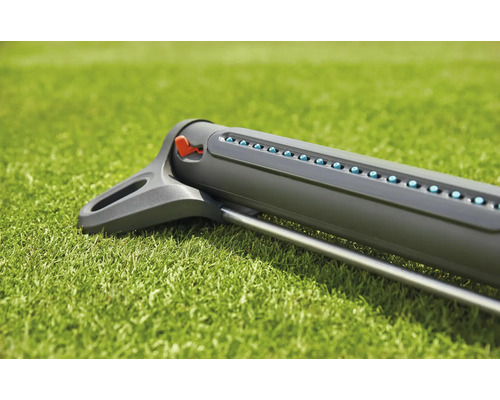 Rasensprenger auf einer Rasenfläche