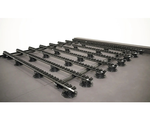 Unterkonstruktion für Terrassendielen auf Füßen