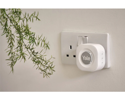 Yale Logo auf Alarmgerät in Steckdose