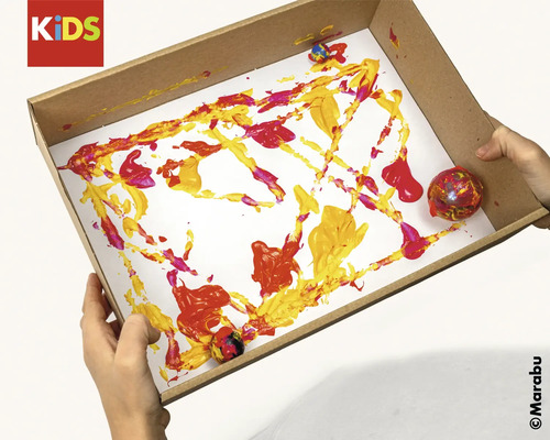 Farben-Kugelbahn für Kinder mit Farben und Kugeln.