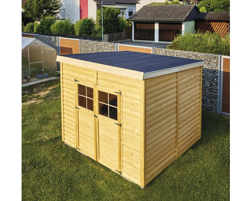 Holzgartenhaus mit Doppeltür und Dachpappe im Garten