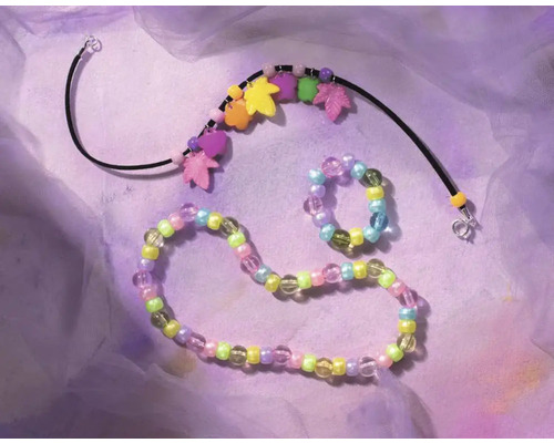 Schmuckset bestehend aus Halskette, Armband und Ring mit Perlen