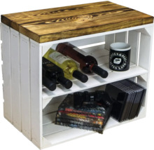 Weinkistenregal mit Holzplatte, gefüllt mit Weinflaschen und verschiedenen Gegenständen