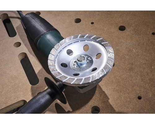 Winkelschleifer mit Schleiftopf