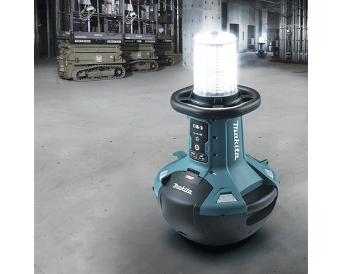 Makita Logo auf einer Baustellenleuchte