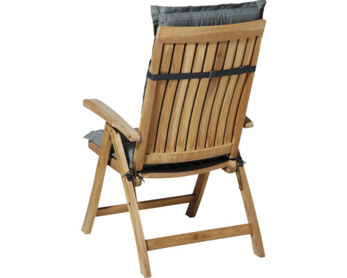 Rückansicht eines Holzgartenstuhls mit Kissen