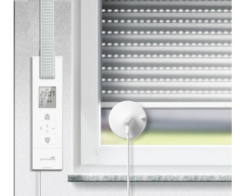 Schellenberg Rolladensteuerung mit Zeitschaltuhr und Rollladen mit Beleuchtung