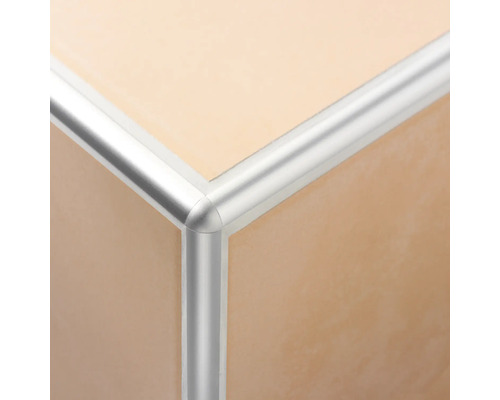 Eckprofil aus Aluminium an einer Fliesenkante
