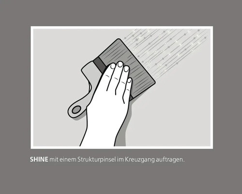 Auftragen von Shine mit einer Strukturbürste im Kreuzgang