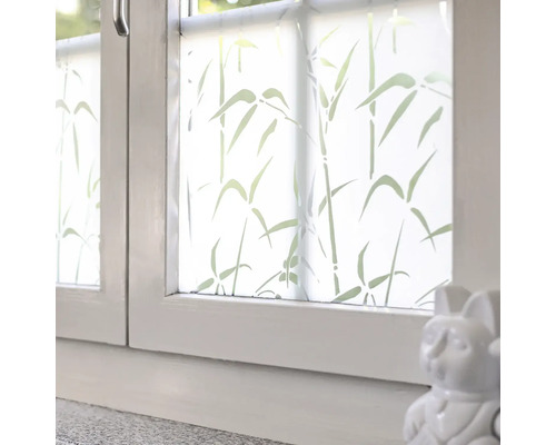 Fenster mit Fensterfolie mit Bambusmuster