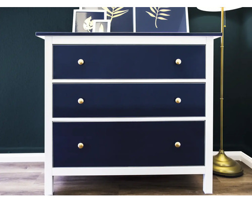 Kommode mit drei Schubladen und runden Griffen