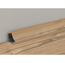 Bodenleiste aus Holz mit Clip-Befestigung