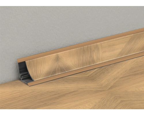 Sockelleiste mit Holzdekor und Befestigungsprofil an Wand und Boden