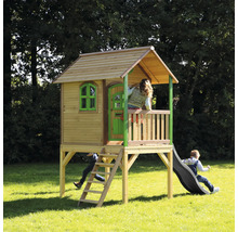 Kinderspielhaus mit Rutsche und Kindern im Garten.