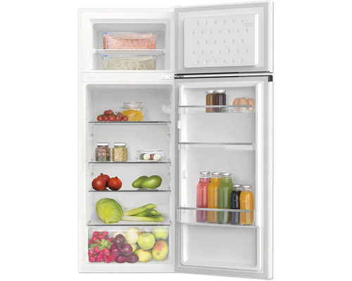 Geöffneter Kühlschrank mit Lebensmitteln auf Glasböden