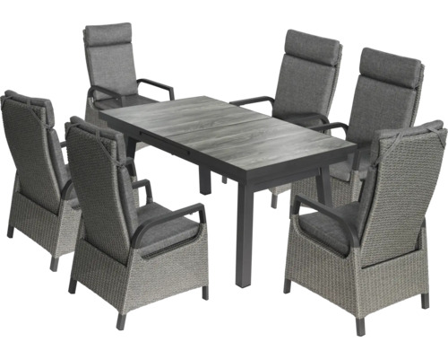 Gartentisch mit sechs Gartenstühlen
