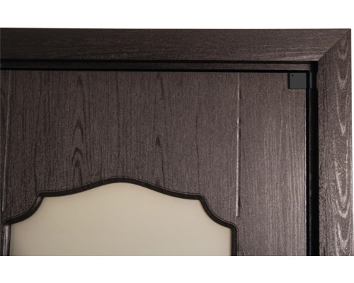 Detailansicht einer Tür mit Holzrahmen und Glaseinsatz