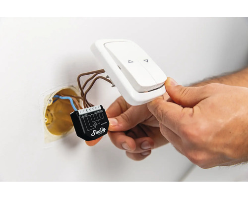 Installation eines Shelly Smart Home Gerätes an einem Lichtschalter