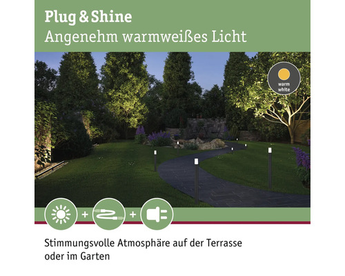 Gartenweg mit warmweißen Plug and Shine Leuchten für stimmungsvolle Atmosphäre