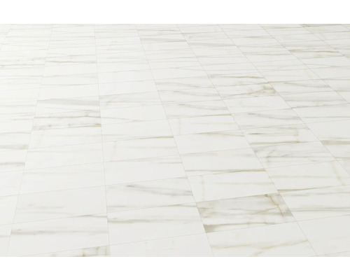 Boden mit rechteckigen Fliesen