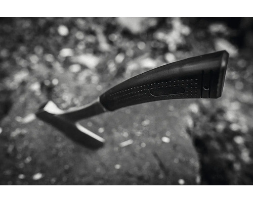 Gartengerät mit Griff und Spatenblatt