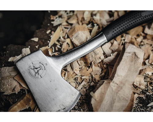 Ochsenkopf Axt mit schwarzem Griff und Holzspänen