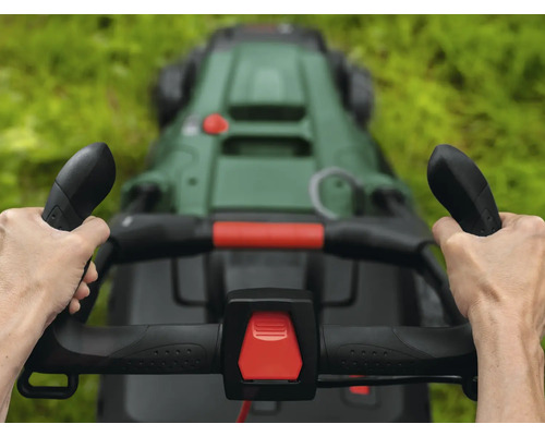 Bedienung eines Rasenmähers mit Bedienelementen