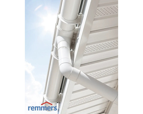 Dachrinnen-System aus Kunststoff mit Fallrohr am Dach