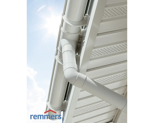 Dachrinnen- und Fallrohrsystem am Hausdach