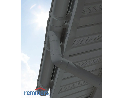 Dachrinne aus Kunststoff am Hausdach