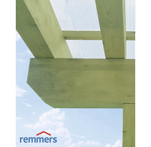 Detailansicht einer Holzpergola mit durchsichtigem Dach und Remmers Logo