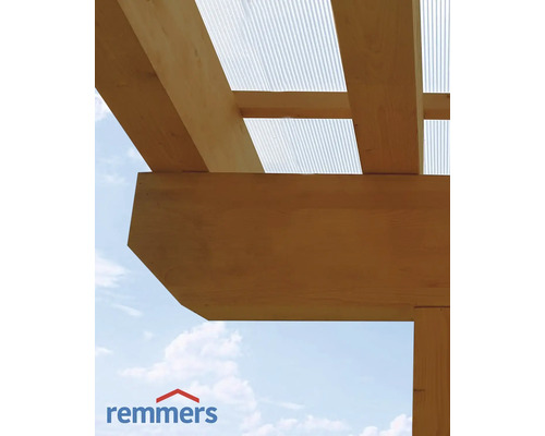 Detailansicht einer Holzkonstruktion mit durchsichtigen Dachplatten und Remmers Logo