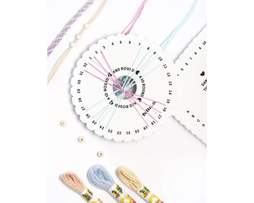 Bastelset zum Knüpfen von Freundschaftsbändern mit Garn und Perlen