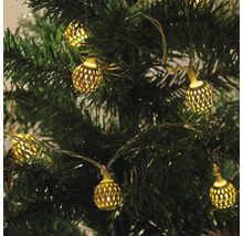 Lichterkette mit kugelförmigen Lampen am Weihnachtsbaum